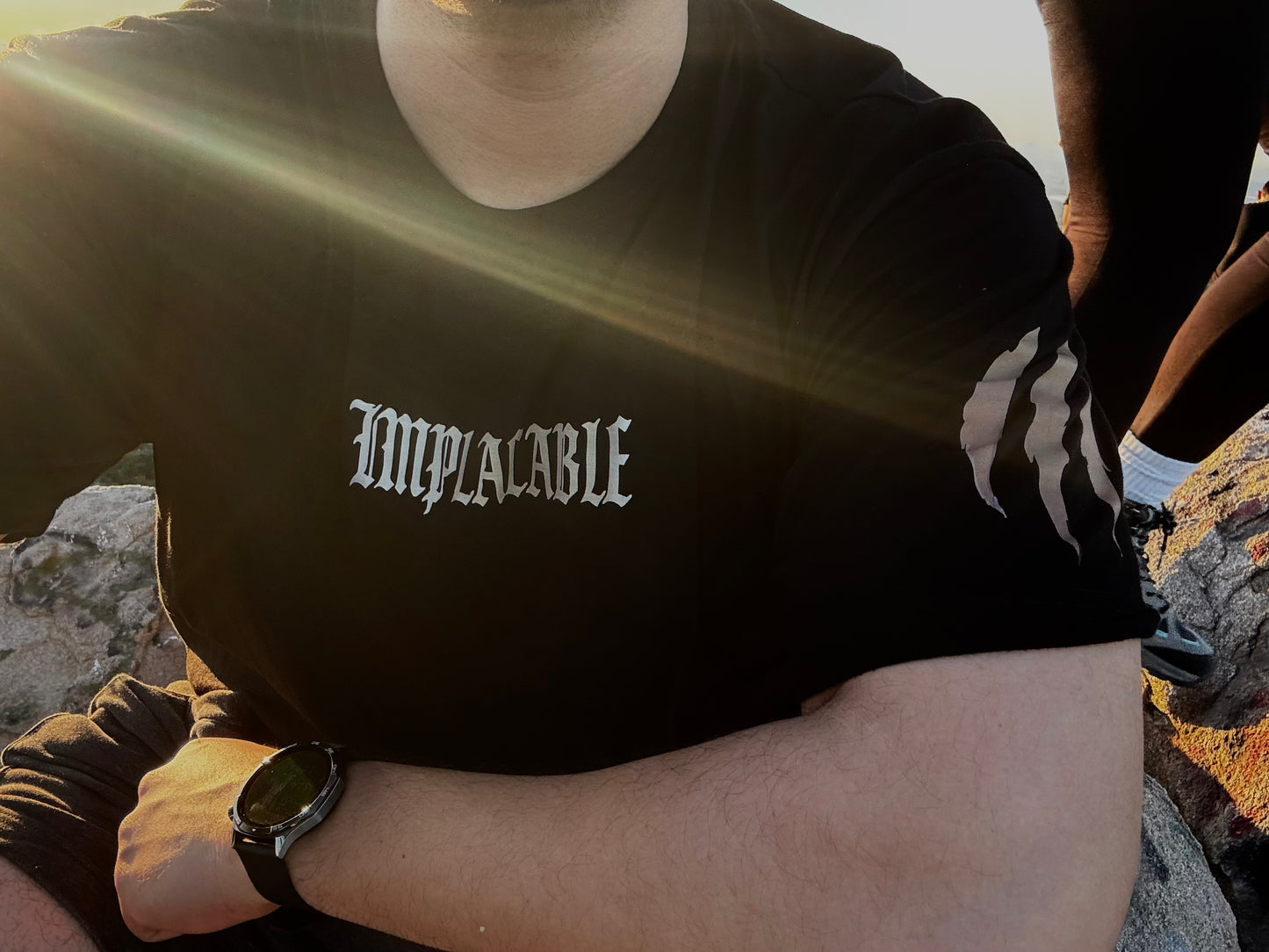 LA MARCA DE LA BESTIA- Camiseta Oversize (negra)